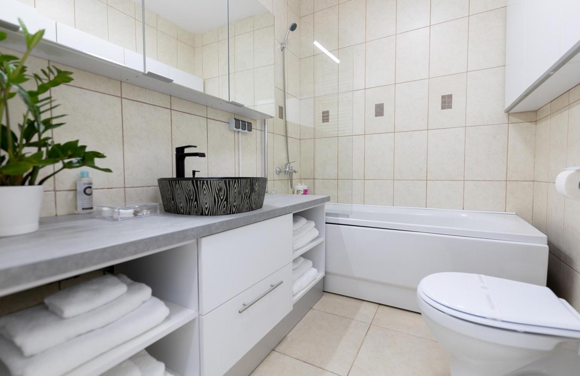 Obor Central Oasis --Secured Parking Nearby --Self Check-In-- 1Min Metro Station Bucharest Luaran gambar