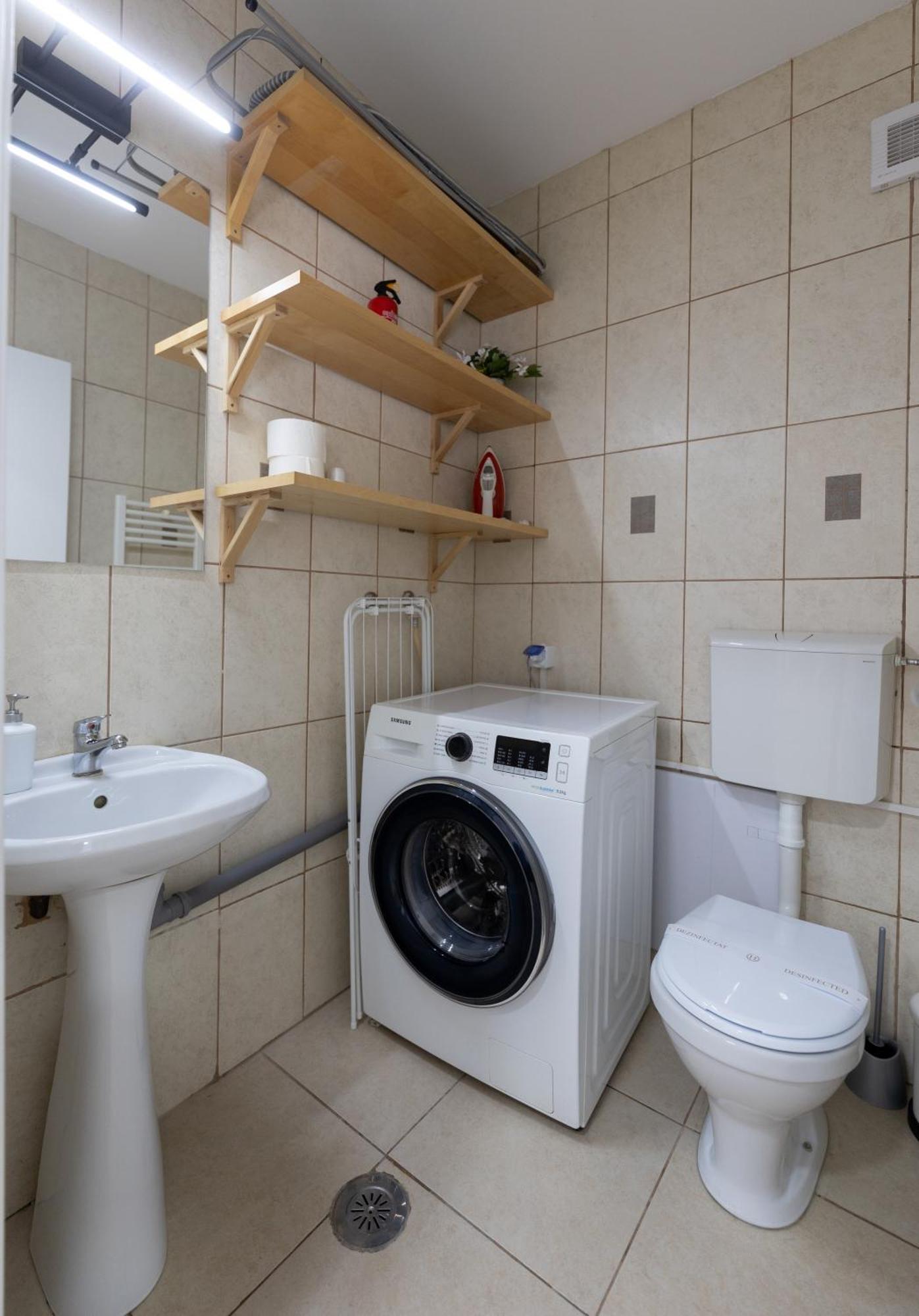 Obor Central Oasis --Secured Parking Nearby --Self Check-In-- 1Min Metro Station Bucharest Luaran gambar